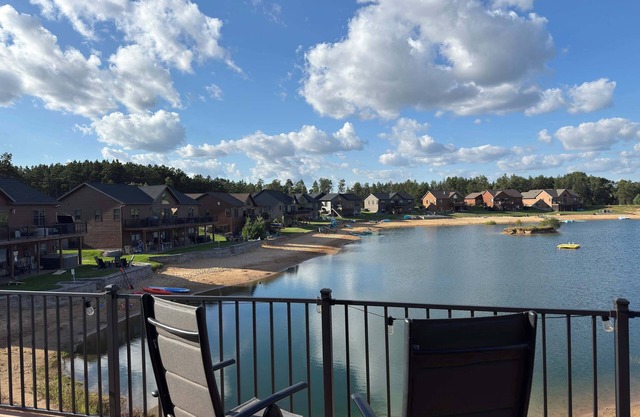 NEW! Beach Lake Oasis/Firepit/Kayaks/Fall Specials!