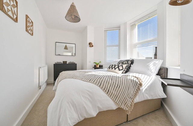 NEW! Beach vibe - walk to Westward Ho!