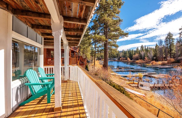 New! Bearadise ~ Lakefront Cabin with Private Dock