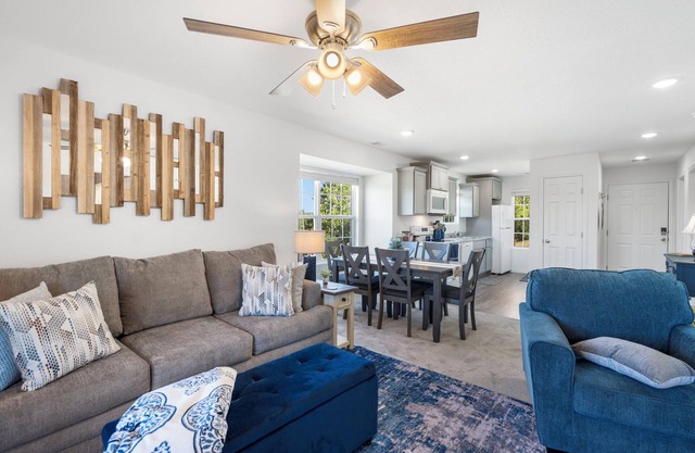 New beautiful condo 2-king bedrooms 2-full baths sleeps 6-7 next to SDC