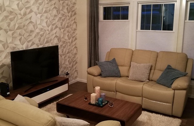 New & Beautiful Single Home with Double Garage. Close to Airport, Shopping