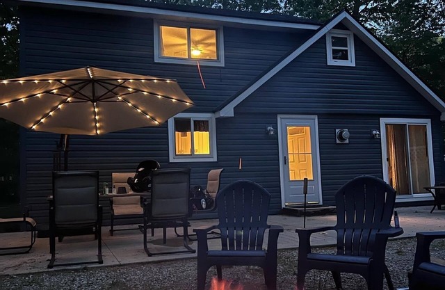 *New* Blue Haven Cabin on Higgins Lake