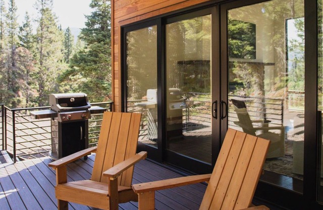 NEW Bridger Bowl Modern Home - 16 miles from Main Street, Bozeman