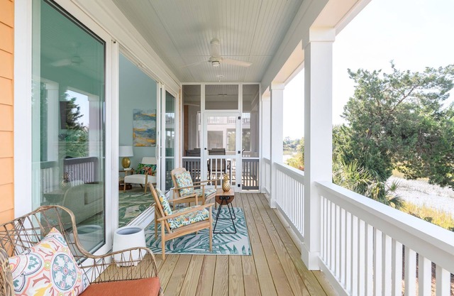 New Build, Beach Home close to Harbor Island Amenities