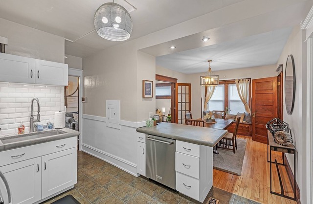 NEW! Charming Family Retreat: Cozy Comfort Awaits You!