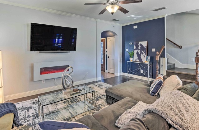 NEW! Chic Grand Prairie Townhome w/ Fenced Yard!
