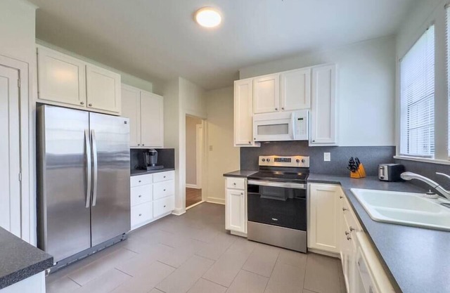 New! Comfy Bungalow on Washington-Dedicated Office