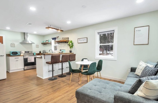New Construction Lovely 2-bedroom Condo, Camelback area