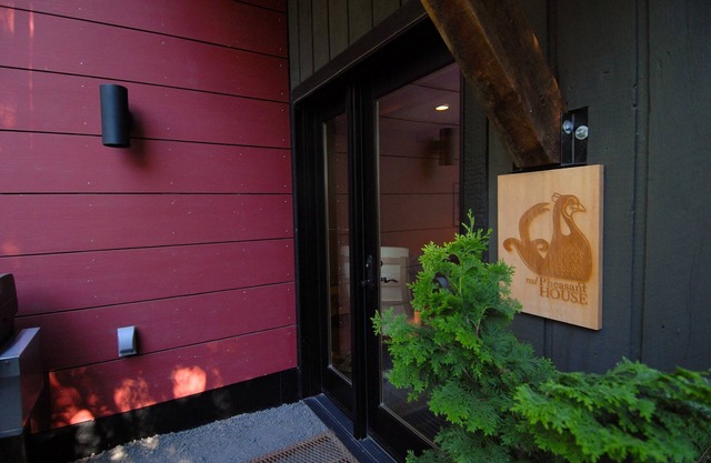 New! Contemporary guest house. Experience the private, peaceful setting.