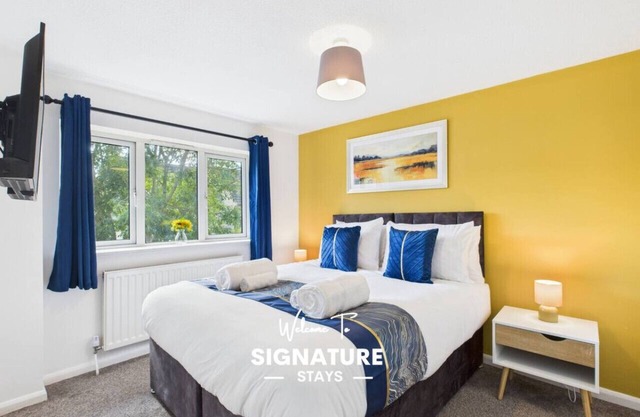 NEW | Cornfields Place | Racecourse | Free Parking