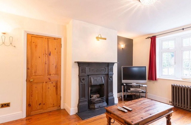 NEW Cosy 2 Bedroom Detached House West Finchley