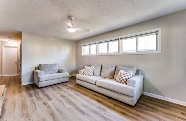 NEW cozy & clean Derby Bungalow!