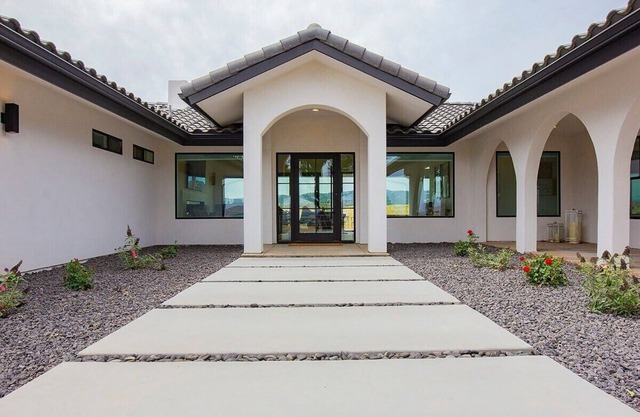 NEW! Custom Luxury Estate on 220 Acres Lot - Views