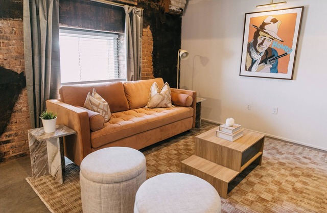 NEW Downtown Apartment w/Free Parking! Walk to Orpheum, Fedex Forum, and Beale!