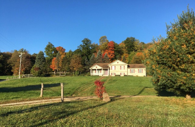 NEW! Enjoy Mountain View and private lake from your home in Laurel Highlands!