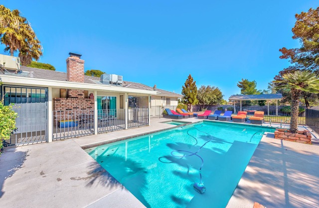 new first class villa on 20 k sq 3 m from strip