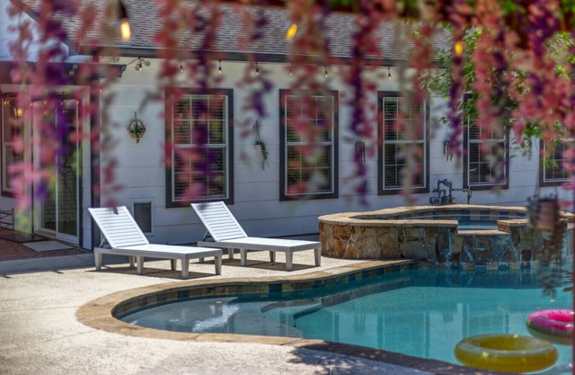 *NEW* Floral Haven - Heated Pool & Game Room