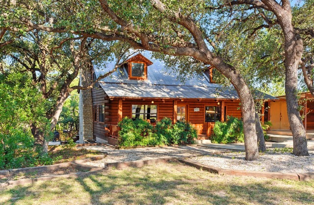 NEW! Frio Rivers Edge in the Heart of Hill Country