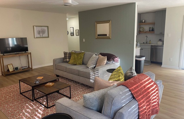 New GemStone Home quiet close to Bruce’s Golf and Downtown Aiken remodeled 2025