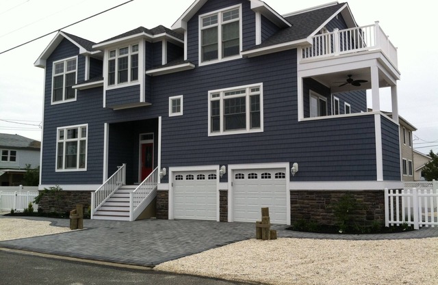 New Gorgeous Oceanside Home w/Outstanding Views.