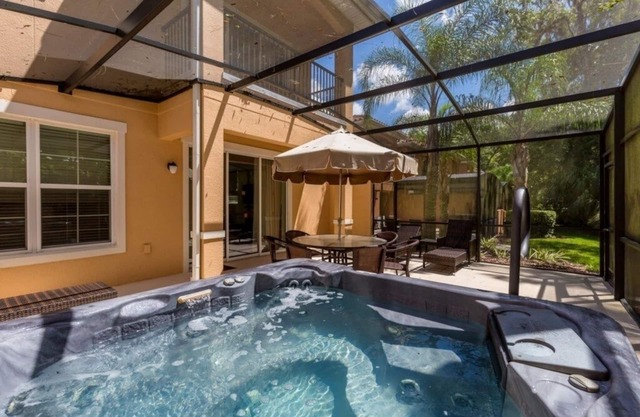 NEW! Handicap Accessible Regal Oaks Townhome with private spa and Conservation view