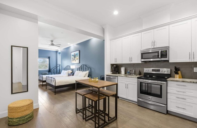 NEW! Havana Hideaway - Stunning Ybor Studio On 7th Ave