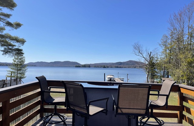 New! Historic craftsman house on the shores of 4th Lake available!