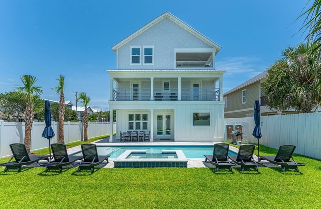 New Home~Close to the Beach! Private Pool and Spa!