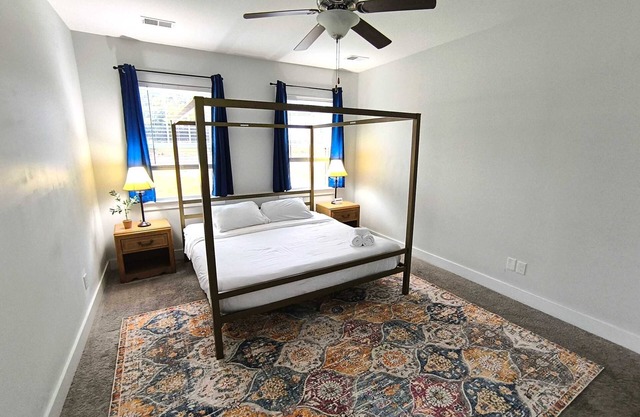 New Home Near USC & Bases - The Capital Cottage
