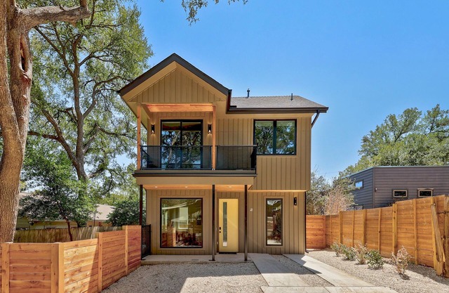New Home on the East Side: Close to Downtown!