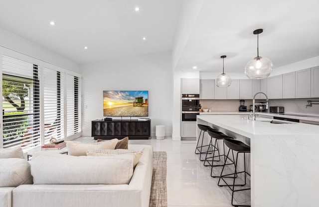 New Home on PGA National Golf Course with Private Hot Tub by Guaranteed Rental™