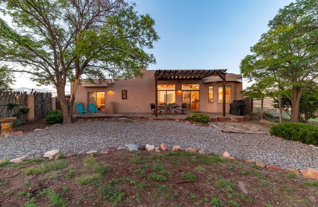NEW HOT TUB under the Stars, Sunset View, Pets, EV Charger, Chef’s Kitchen