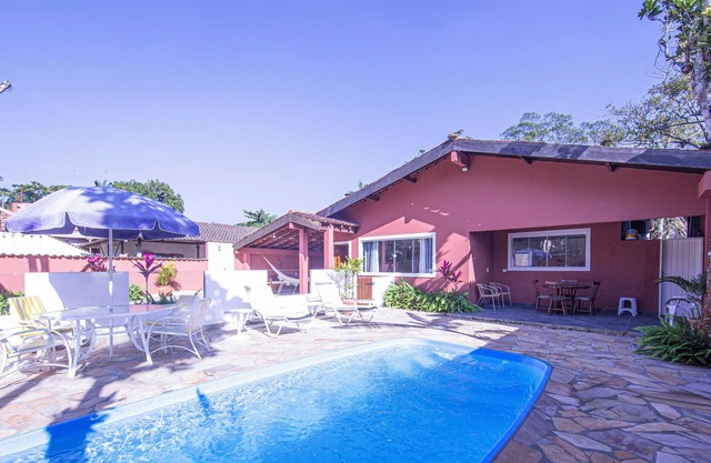 New house in Camburizinho with pool and 4 suites, all with air conditioning