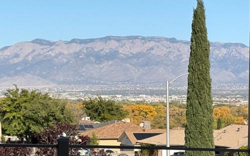 New House in the Palisades Hills