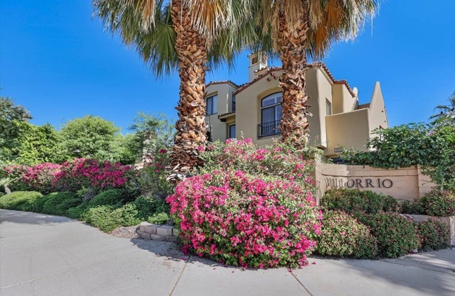 New! La Bella Villorrio - 3 Bedroom Tuscan Style Townhouse-Downtown Palm Springs