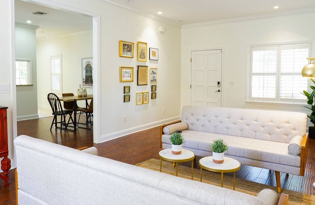 New Lavish Home/Walkable to Historic Downtown Ocala /WEC /HITS