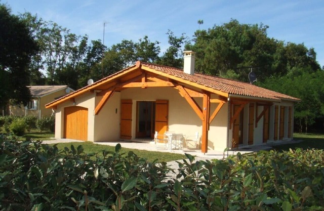 New, light holiday home in regional construction