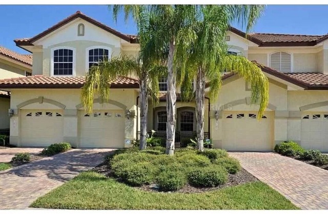 NEW LISTING! Bright, Spacious, Comfortable 3BR/2Bath in LWR