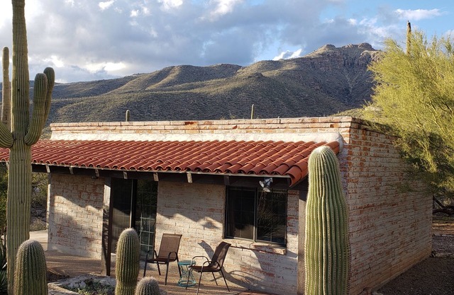 New listing! Cozy casita with breathtaking views of Mt Lemmon