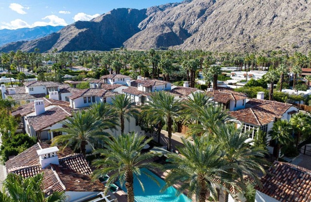 NEW LISTING DISCOUNT - Spectacular Condo in Downtown Palm Springs - Pool, Spa