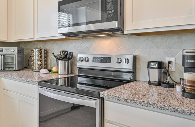 New Listing! Enclaves @ Eagle Landing ~ Florida Living Single Family Home