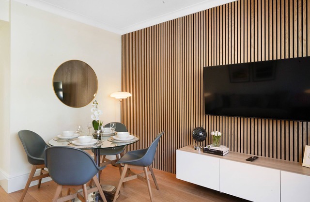 NEW LISTING! Fantastic location for discovering London