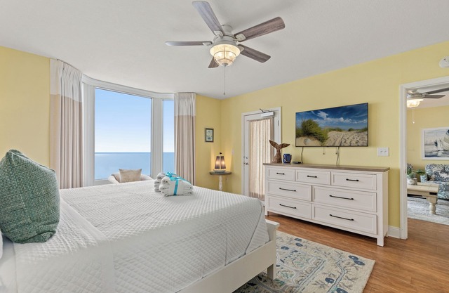 New Listing! Retreat to Tucker’s Tondo w/Huge Gulf Front Master!