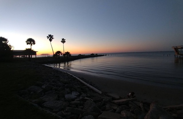 NEW LISTING Views Views Views, sunrise, sunset, & nightlights of coastline