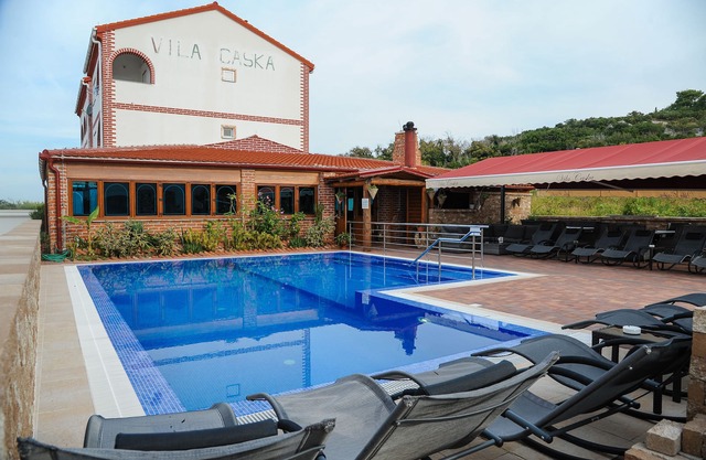 NEW LISTING! Vila Caska -ap6 - for 4 people- Zrce beach, pool, wifi, A/C