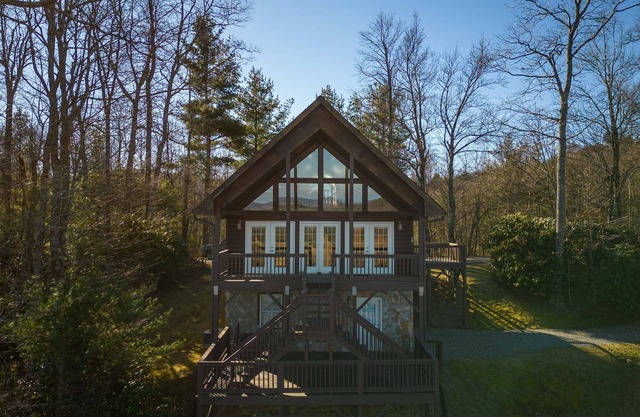 NEW! Log Cabin with Unbelievable Long Range Mountain Views!