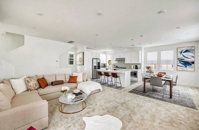 New Lux Oasis 4BR w/Pool, Spa, BBQ, Arcade & Gym