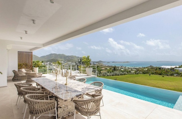 New Luxurious Villa FLEURS DE LYS, Sea view and swimming pool