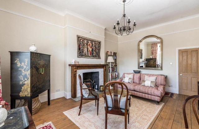 NEW Luxury 1BD Flat in Heart of Kensington Olympia