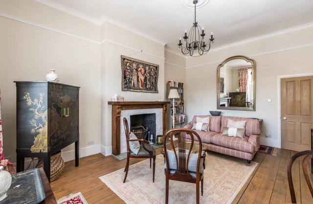 NEW Luxury 1BD Flat in Heart of Kensington Olympia